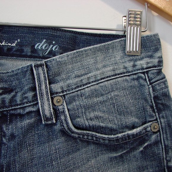 7 For All Mankind Dojo Cropped Capri Flare Leg Distressed Jeans Size 27 - Picture 4 of 15